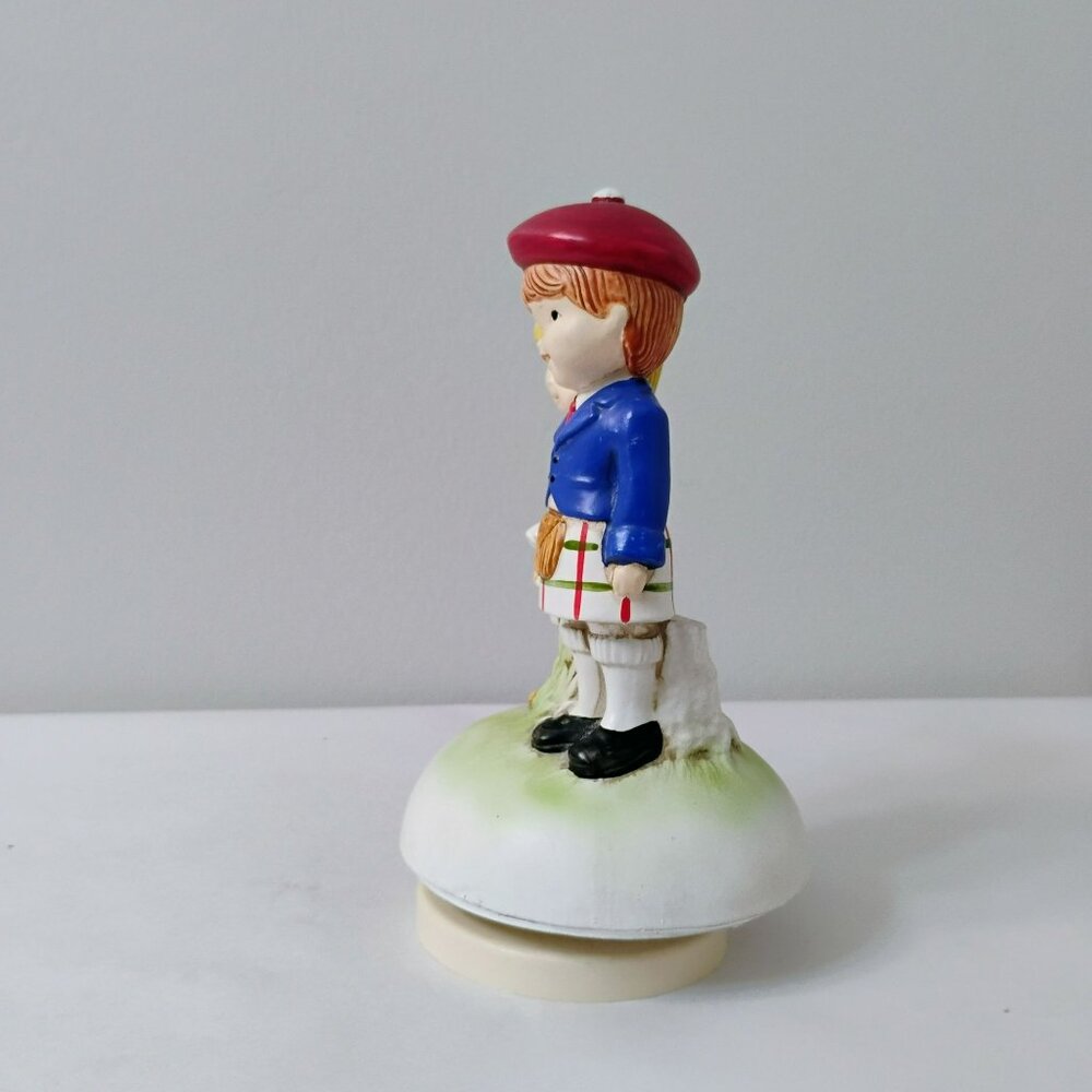 Vintage Sankyo Music Box 1970s Boy & Girl Figurine Scottish Children Scotland - Picture 4 of 5